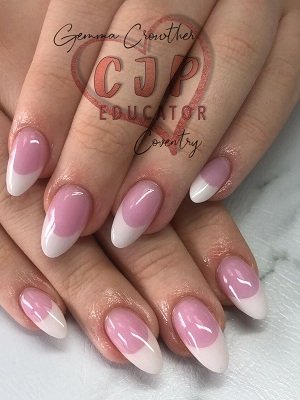 Best nail art salon in Coventry