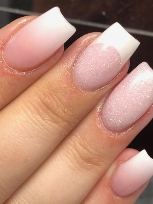 Glitter-nails-at-top-beauty-salon-in-Coventry