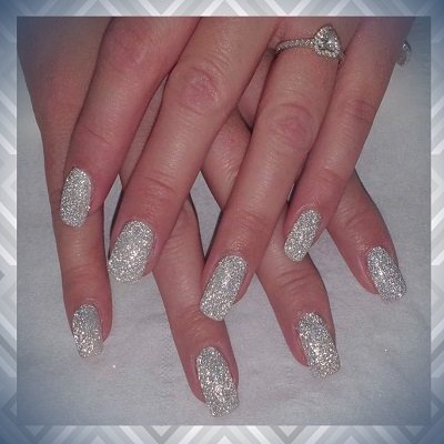 GLITTER-NAILS-AT-SUZANNES-NAIL-SALON-IN-COVENTRY