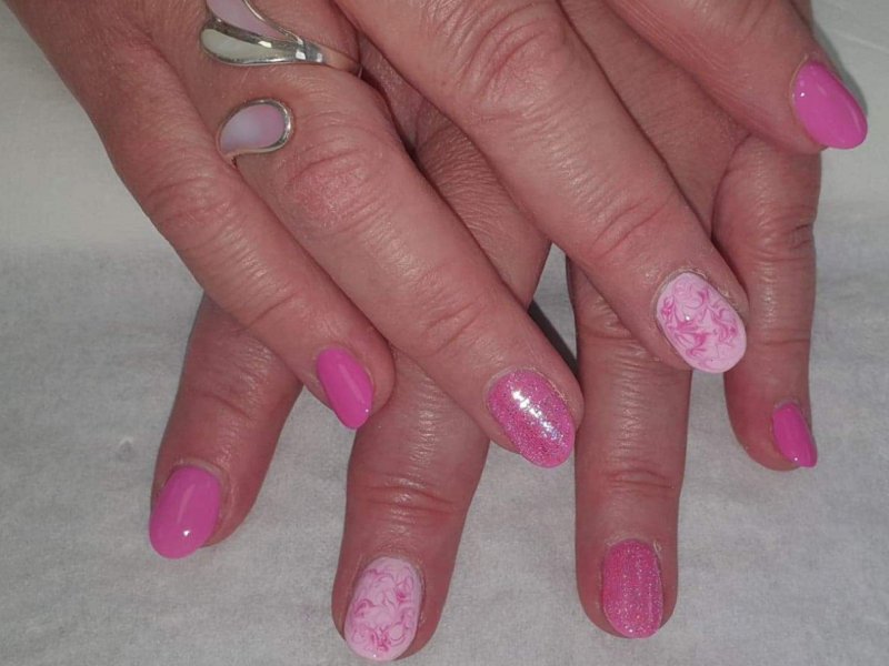 nails-by-Lisa-at-top-beauty-salon-in-coventry
