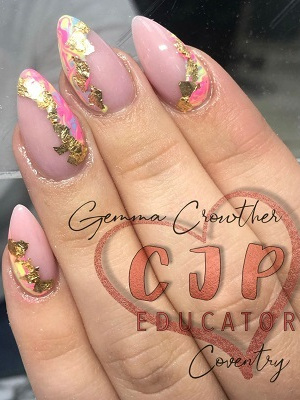 1_NAIL-ART-AT-SUZANNES-BEAUTY-SALON-IN-COVENTRY