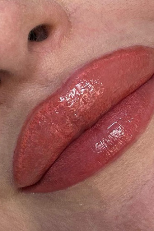 semi-permanent-lip-makeup-at-top-coventry-beauty-salon