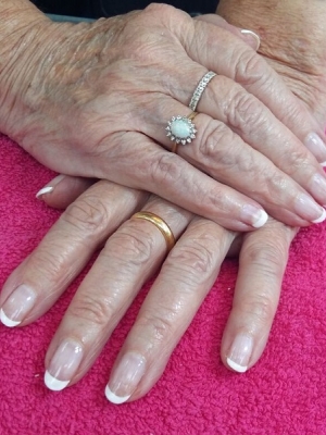 sharons-natural-nails