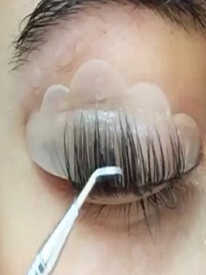LASH-LIFTING