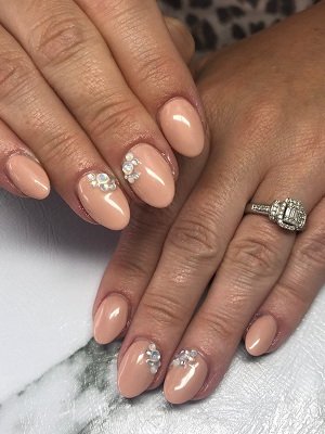 Nail-Services-at-Suzannes-Beauty-Salon-in-Coventry