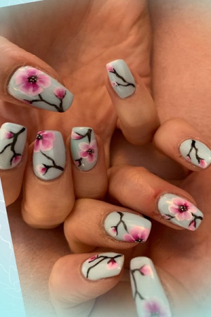 top-nail-extensions-salon-near-me